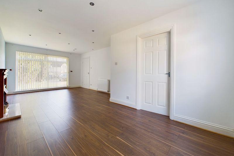 Living Room/Dining