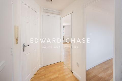 2 bedroom flat for sale - Avenue Road, Chadwell Heath, RM6
