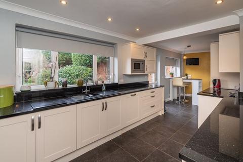4 bedroom detached house for sale, The Knoll, Kingswinford DY6