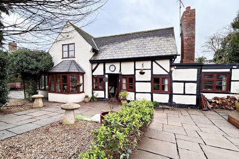 2 bedroom detached house for sale, Farthing Cottage, Hawbridge, Stoulton