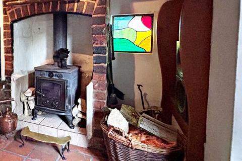 Farthing Cottage Hawbridge, Stoulton, Worcester, WR7 4RJ