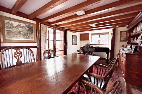 Farthing Cottage Hawbridge, Stoulton, Worcester, WR7 4RJ