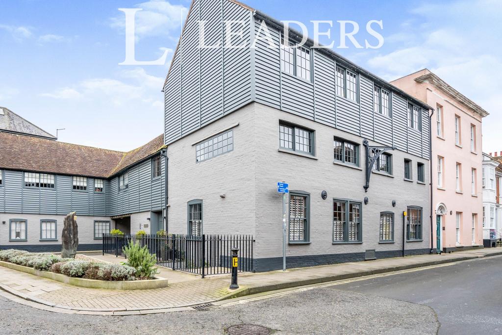 Little London, Chichester 2 bed apartment £1,850 pcm (£427 pw)