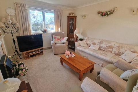 2 bedroom flat for sale, Grange Gardens, Bembridge, Isle of Wight, PO35 5SR