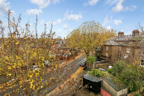 21 Blake Mews, Richmond, TW9 3GA