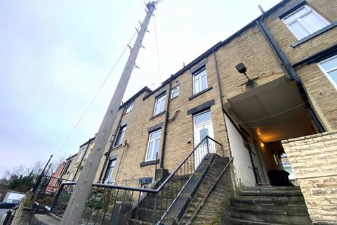 1 bedroom in a house share to rent - 4 Beckett Street, Batley