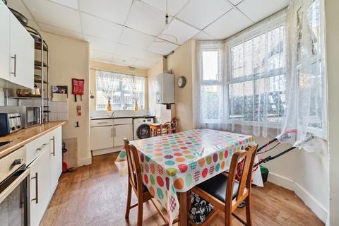 34 Neuchatel Road, London, SE6 4EQ