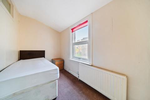 34 Neuchatel Road, London, SE6 4EQ