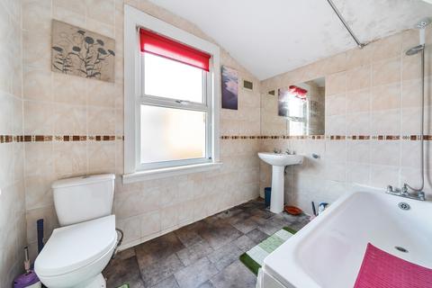 34 Neuchatel Road, London, SE6 4EQ