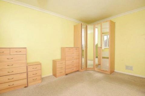1 Rydes Close, Woking, GU22 9JJ