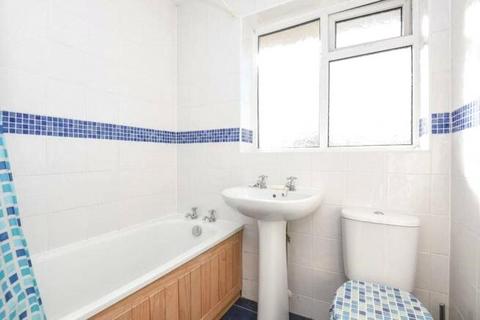 1 Rydes Close, Woking, GU22 9JJ