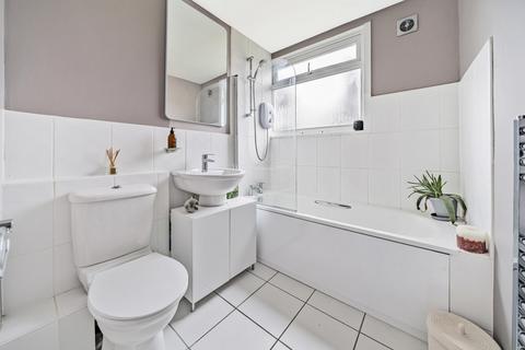 17 Beechcroft Manor, Weybridge, KT13 9NY