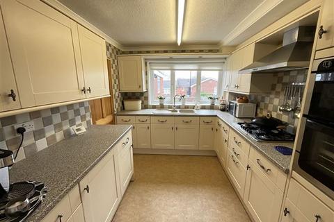 3 bedroom detached house for sale - Stonegravels Way, Halfway, Sheffield, S20 4HQ