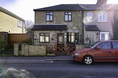 4 bedroom end of terrace house to rent - Eleanor Road, Waltham Cross EN8