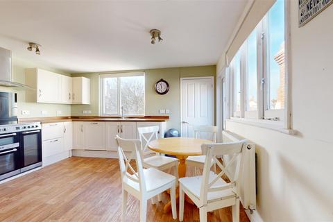 2 bedroom flat for sale, Institute Road, Swanage