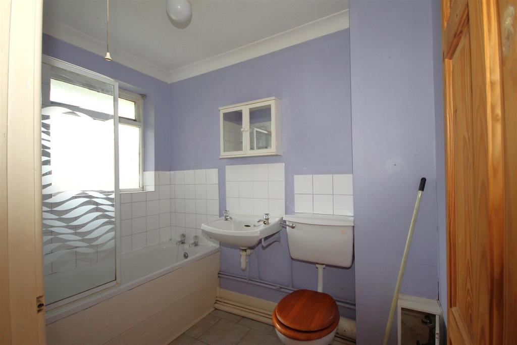 Bathroom.JPG
