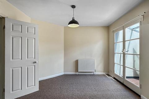 3 bedroom terraced house to rent, Silverwood Close, Cambridge CB1