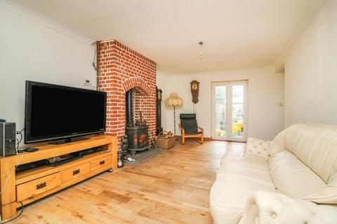 4 bedroom semi-detached house for sale, East End Road, Bradwell-On-Sea