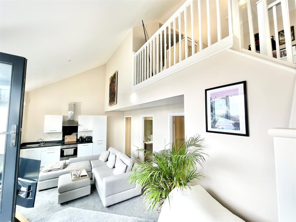 Lounge/Kitchen
