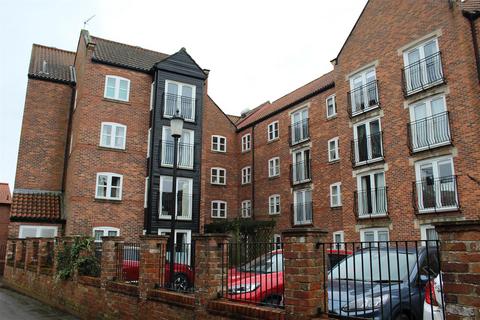 2 bedroom flat for sale, All Saints Court, Market Weighton, York