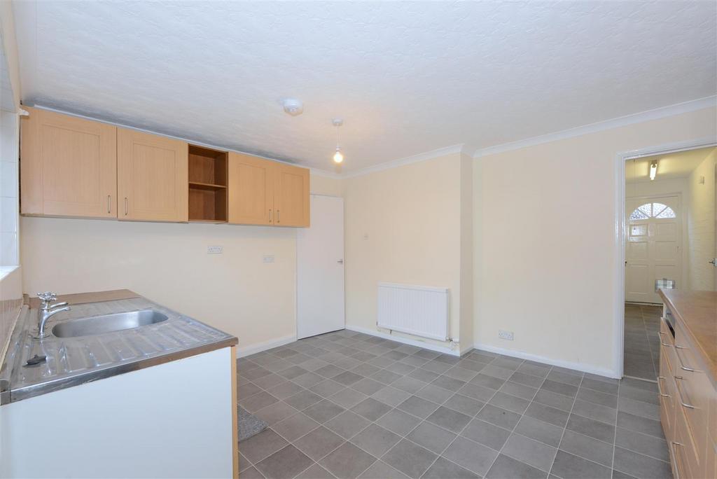 Kynaston Road, Harlescott, Shrewsbury 3 bed terraced house for sale £
