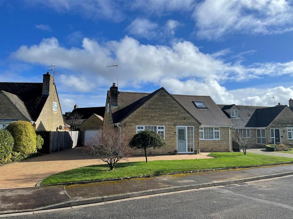 18 The Gorse - Manin Front new 2.jpg