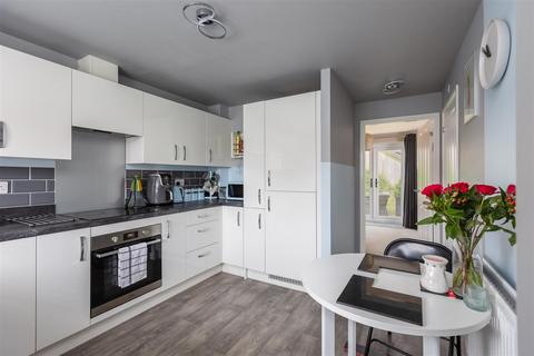 33 Spring Beck Avenue, Norton, Malton, YO17 9FL