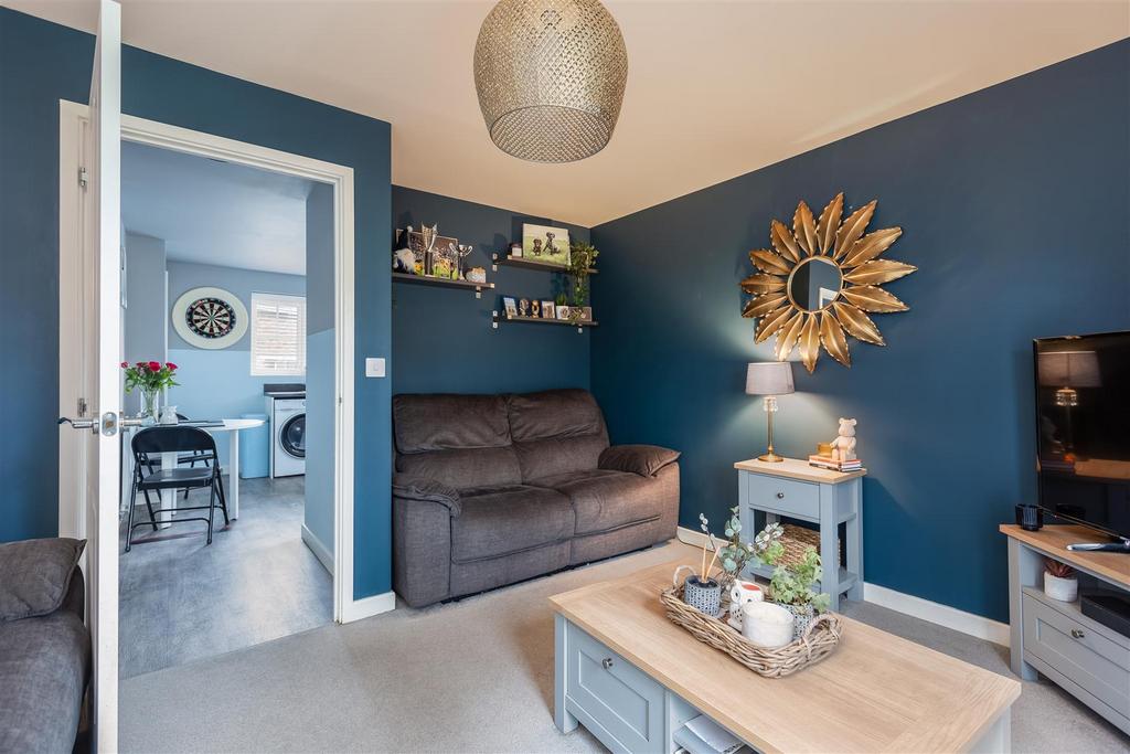 Spring Beck Avenue 33 Sitting Room-3[1].jpg