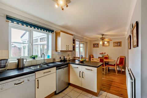 4 bedroom detached house for sale, Offas Dyke Road, Four Crosses, Llanymynech
