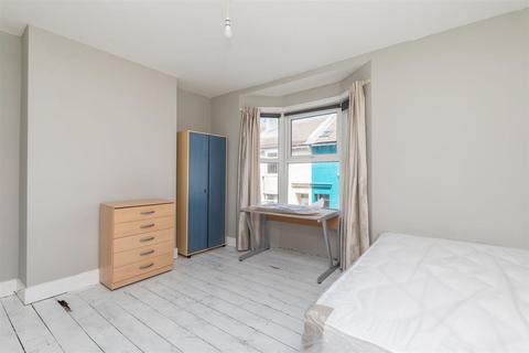 4 bedroom semi-detached house to rent, St Pauls Street, Brighton