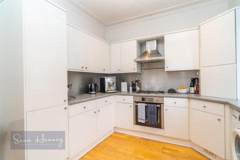 3 bedroom duplex for sale, Athenaeum Road, London N20