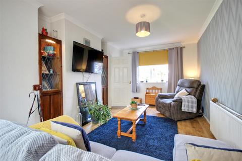 3 bedroom semi-detached house for sale - Nolloth Crescent, Beverley