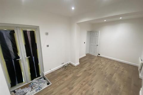 3 bedroom apartment to rent - Patchwork Row, Shirebrook