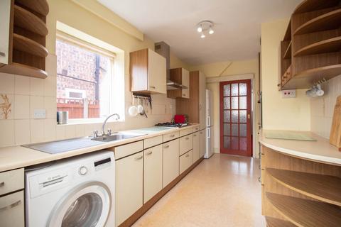 3 bedroom semi-detached house for sale, Oaklea Avenue, Hoole, Chester