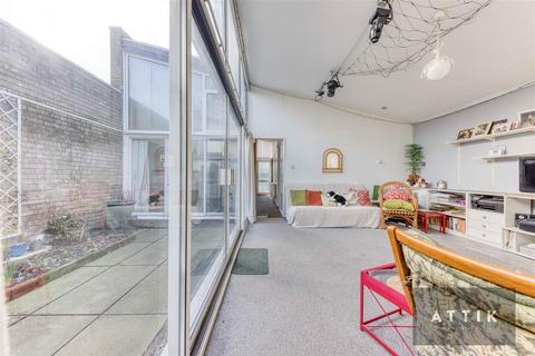 3 bedroom terraced bungalow for sale - Caroline Court, Norwich