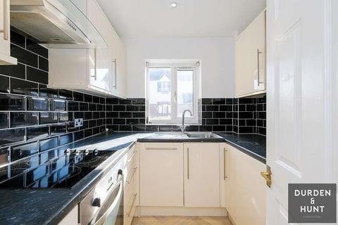 2 bedroom apartment for sale, Ashleigh Court, Waltham Abbey, EN9
