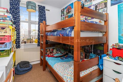 5, Holkham House Stapylton Road, Barnet, EN5 4JH