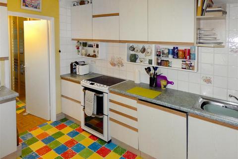 46 Ash Lane, Rustington, Littlehampton, BN16 3BT