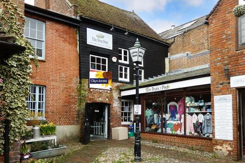 Retail property (high street) to rent, Tarrant Square, Tarrant Street, Arundel BN18