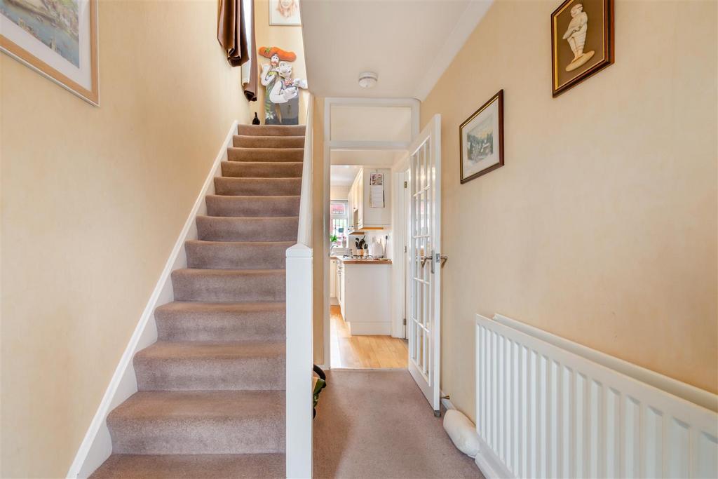 8586382-interior09.jpg