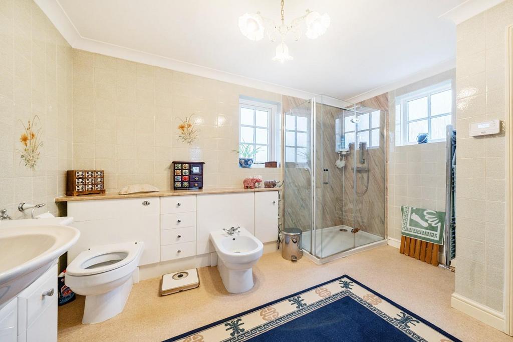 JACK'n'JILL SHOWER ROOM.jpg