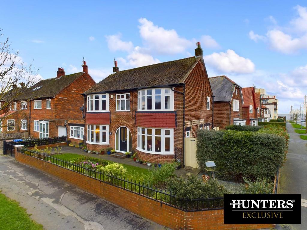 Second Avenue, Bridlington, YO15 2LW 5 bed detached house for sale £