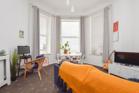1 bedroom flat for sale, Eversfield Place, St. Leonards-On-Sea