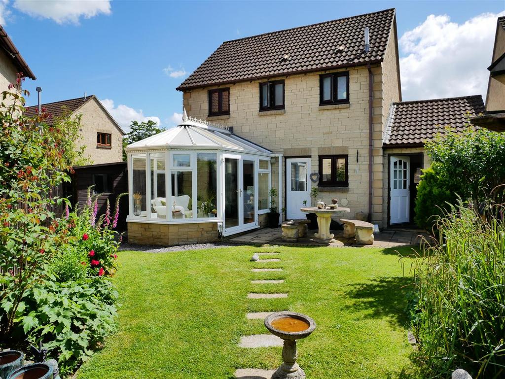 Magnolia Rise, Calne 3 bed detached house - £350,000