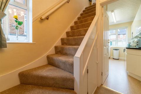 5 Field Close, Stourbridge, DY8 5UZ