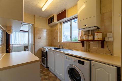 43 Ashfield Crescent, Wollescote, Stourbridge, DY9 9AZ