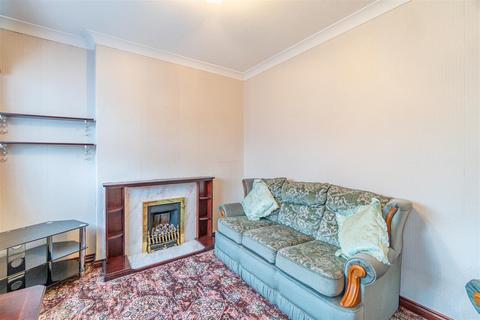 43 Ashfield Crescent, Wollescote, Stourbridge, DY9 9AZ