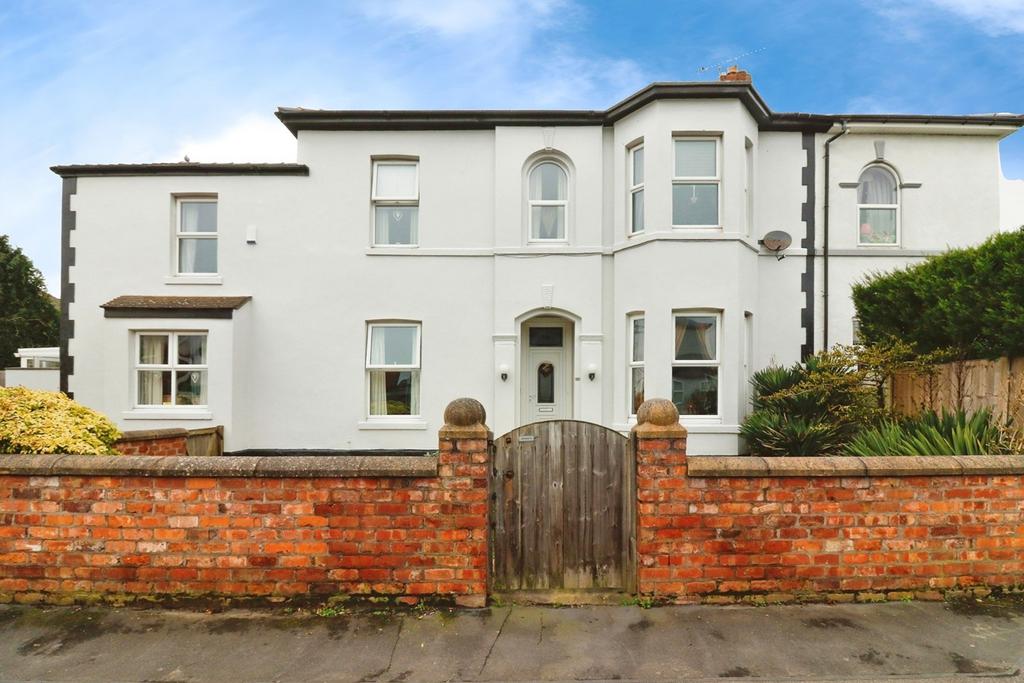 Sefton Street, Southport PR8 4 bed semidetached house for sale £300,000