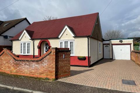 2 bedroom detached bungalow for sale, The Crescent, St Neots PE19