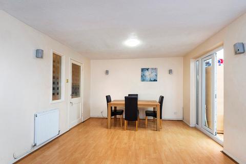 3 bedroom end of terrace house for sale - Blyth Road, Thamesmead, SE28
